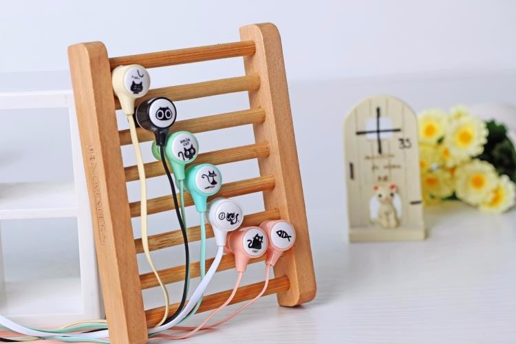 Cute Girls Cat Macarons 3.5mm in-ear Stereo Earphones